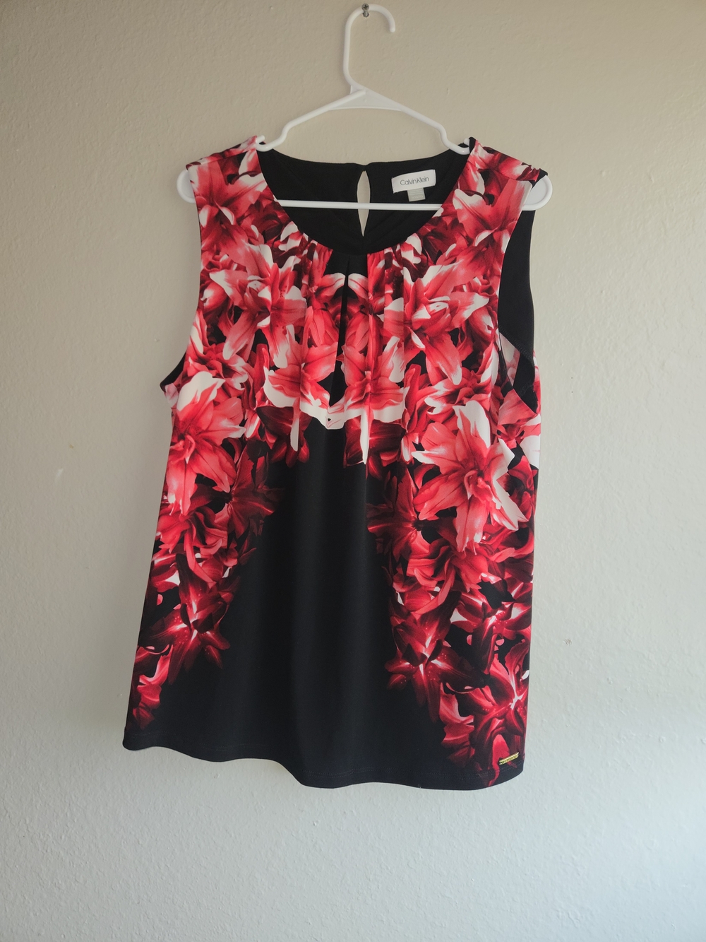 Calvin Klein Women’s Floral Tank Top Blouse Size 1X Red Black Sleeveless Shell